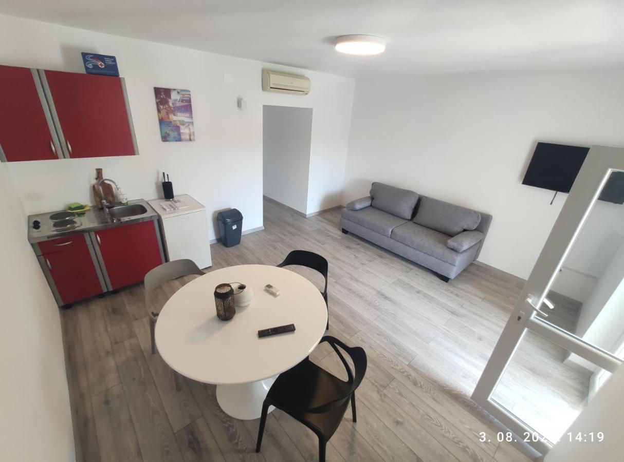 Aqua Apartments Omis Exterior photo
